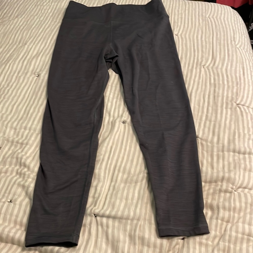 Woman’s Large American Eagle Gray Leggings